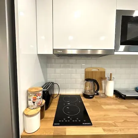 Estudio Novo - Fantastico T0 * Porto